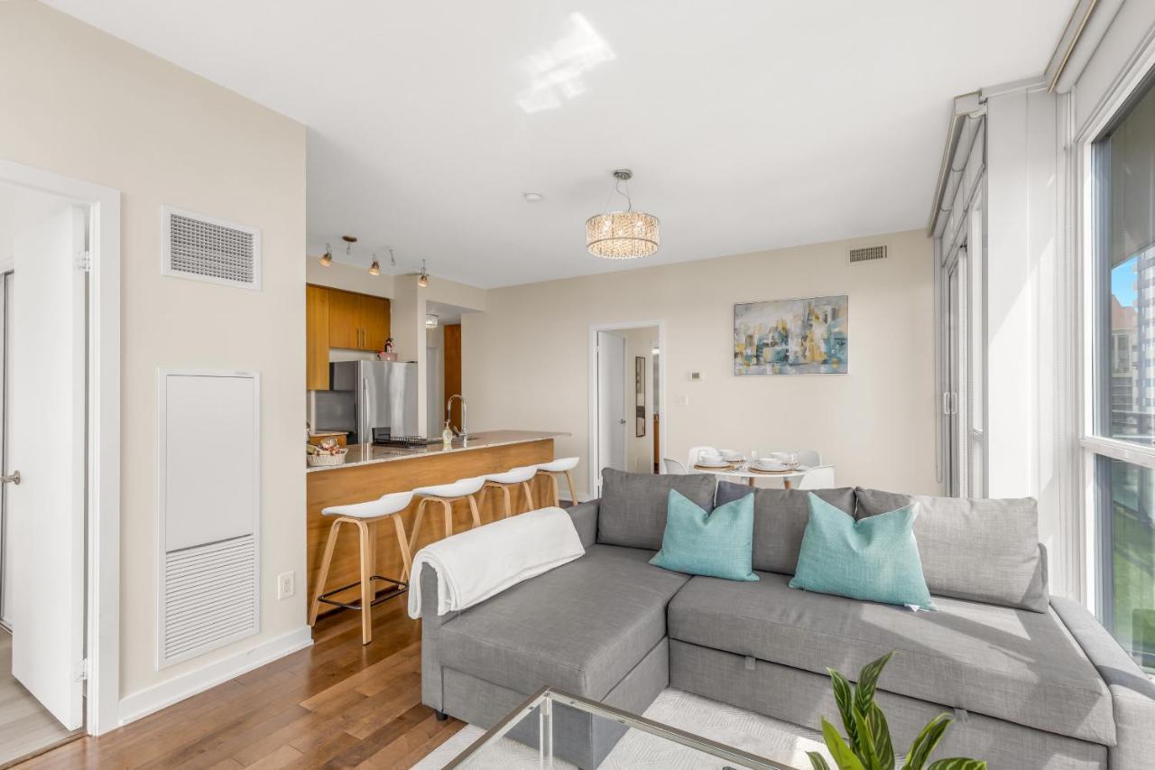 Ultra Luxurious 2.5 Bedroom 2 Full Bathroom 1 Parking Condo Near Sq1 Striking Views Mississauga Eksteriør billede