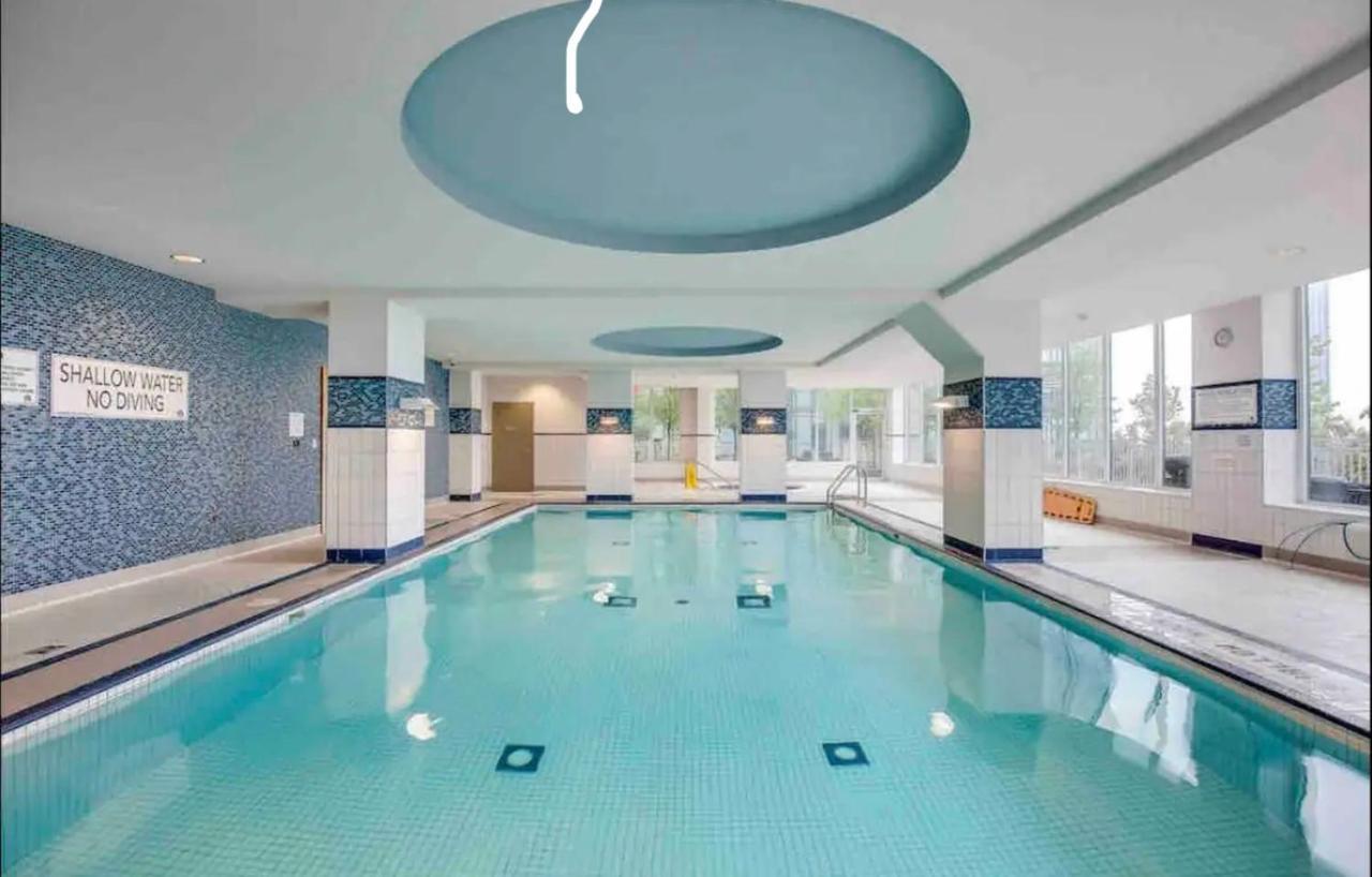 Ultra Luxurious 2.5 Bedroom 2 Full Bathroom 1 Parking Condo Near Sq1 Striking Views Mississauga Eksteriør billede