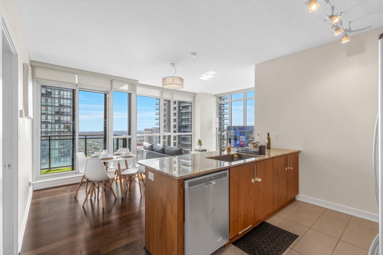 Ultra Luxurious 2.5 Bedroom 2 Full Bathroom 1 Parking Condo Near Sq1 Striking Views Mississauga Eksteriør billede