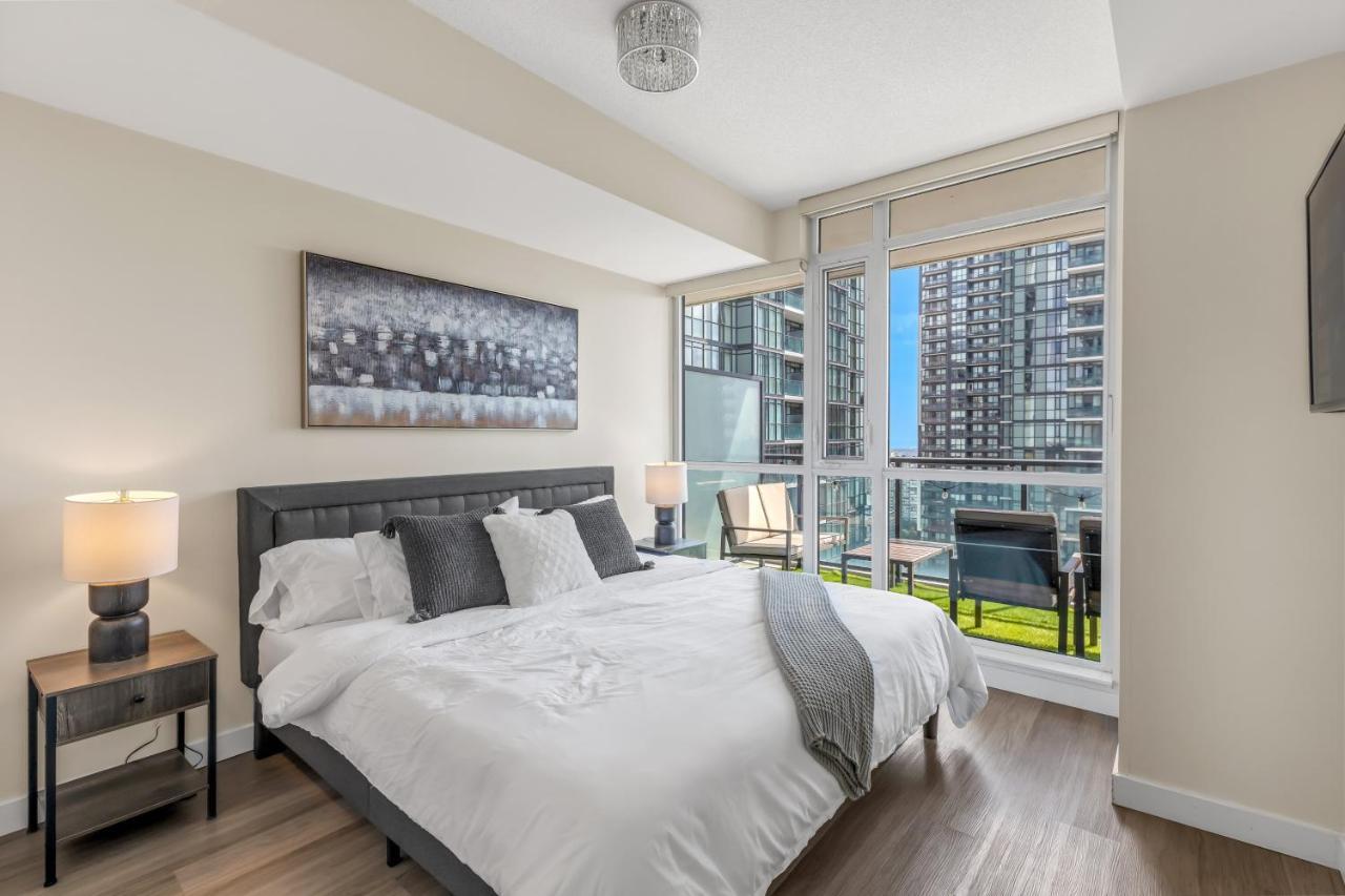 Ultra Luxurious 2.5 Bedroom 2 Full Bathroom 1 Parking Condo Near Sq1 Striking Views Mississauga Eksteriør billede